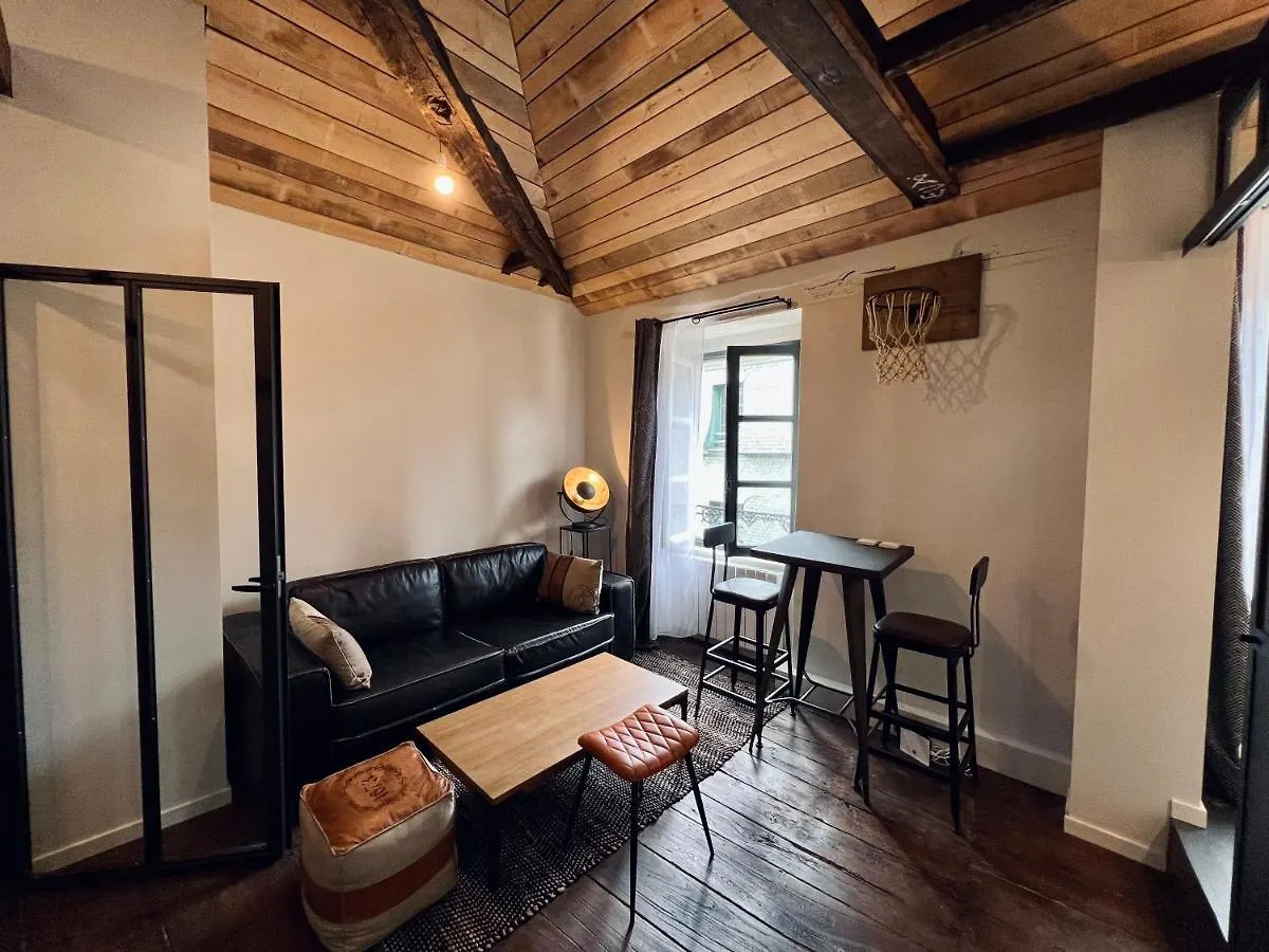 Les Suites De La Tour D'Embas Vitré 0*,  Francia
